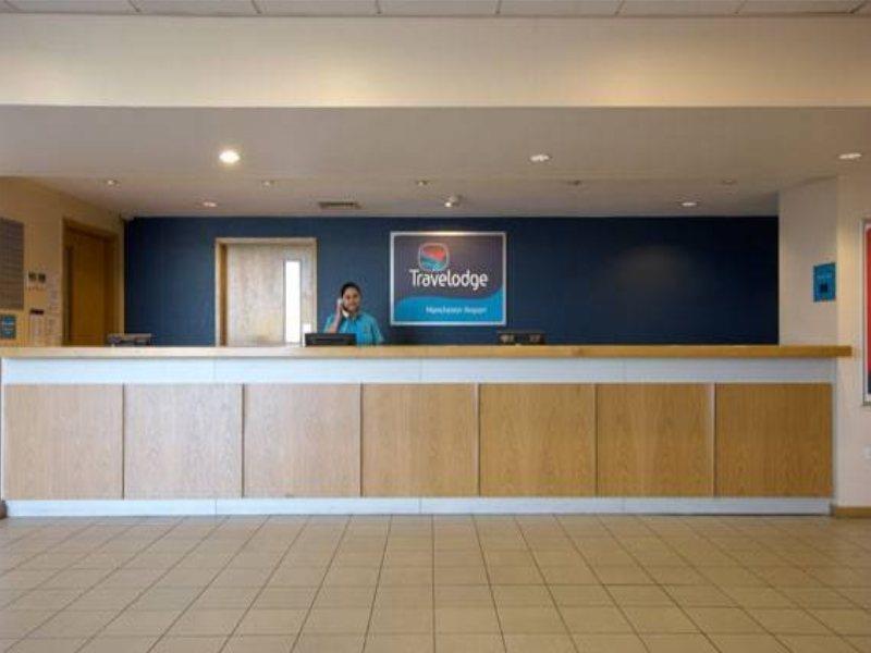 Holiday Inn Express Manchester Airport Ringway Eksteriør billede